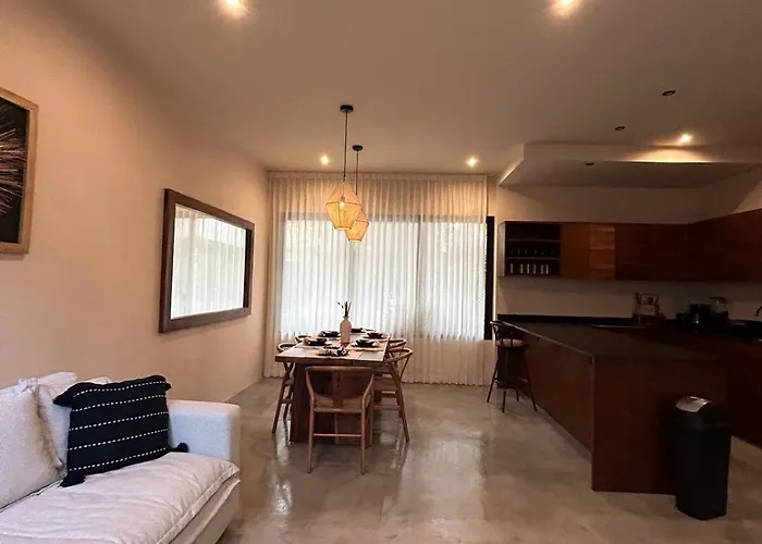 Exclusive Close To Apartment *