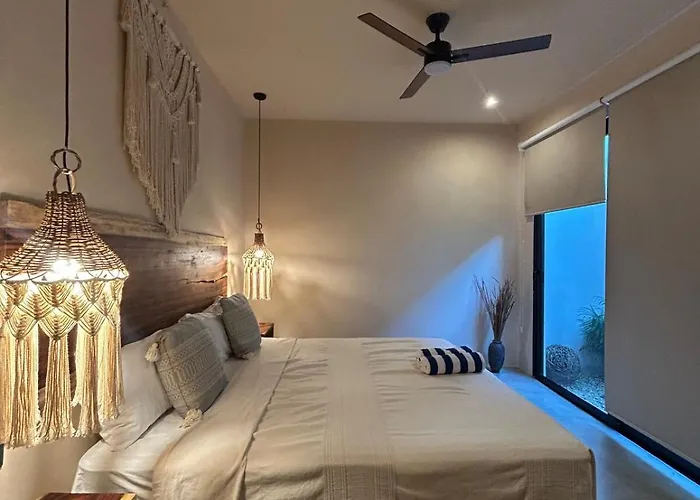 Apartment Exclusive Close To *